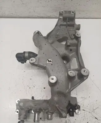 Mercedes-Benz CLA C117 X117 W117 Generator/alternator bracket A6512011709