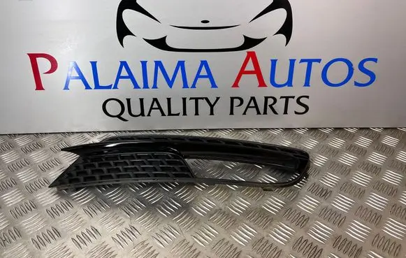 Audi A5 Sportback 8TA Front fog light trim/grill 8T0807682H