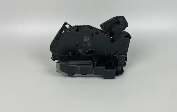 Volkswagen T-Roc Rear door lock 5TA839015P 5TA839015