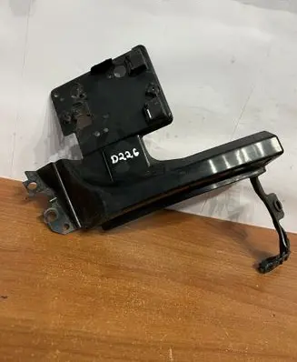 Land Rover Range Rover Evoque L538 Bumper support mounting bracket corner EJ3217A150AE D226