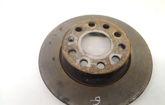 Volkswagen Jetta VI Rear brake disc