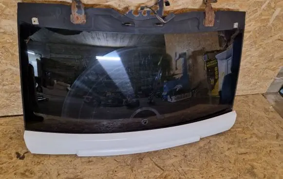 Land Rover Range Rover Sport L320 Rear windscreen/windshield window 