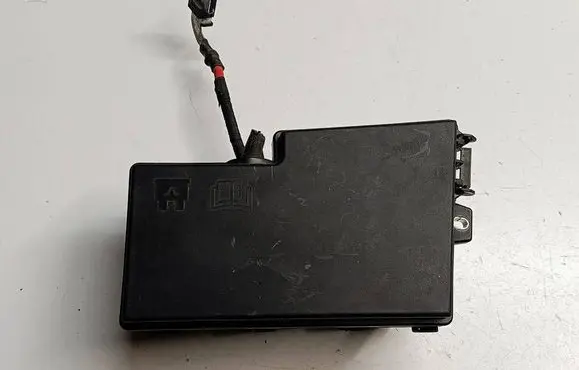 Volvo C30 Fuse box cover 08676948 8688040 518818000