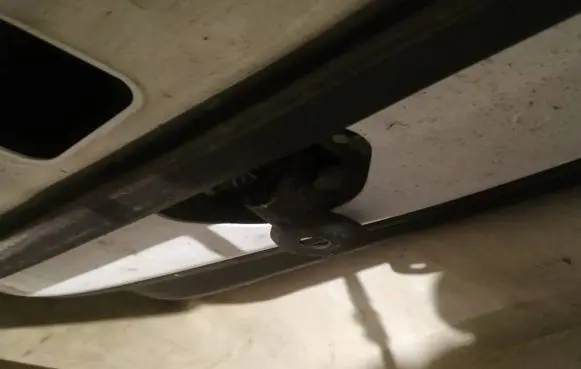 Chevrolet Cruze Rear door check strap stopper