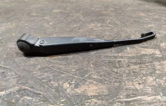 Dodge Caliber Rear wiper blade arm 05303787AD