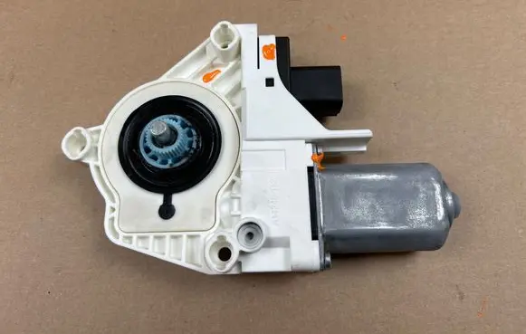 Tesla Model Y Front door window regulator motor A14248112