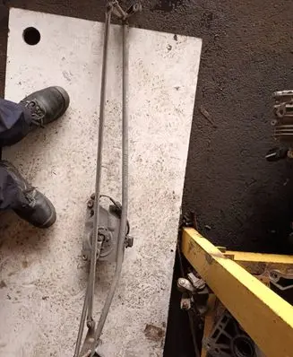 Citroen Xsara Picasso Front wiper linkage 