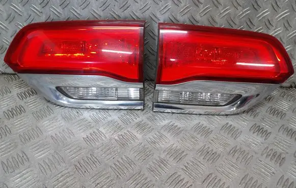 Jeep Grand Cherokee Tailgate rear/tail lights P68110047AC F00HT0403302 ASSCL0100