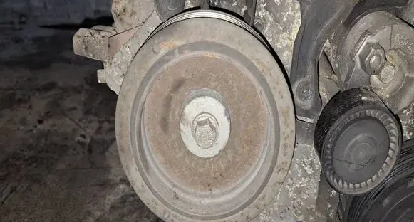 Renault Scenic III - Grand scenic III Crankshaft pulley 