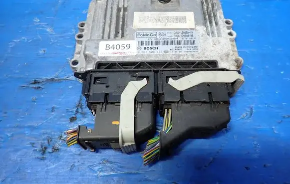 Ford Focus Engine control unit/module ECU CV61-12A650-YH CV6A-12B684-BB