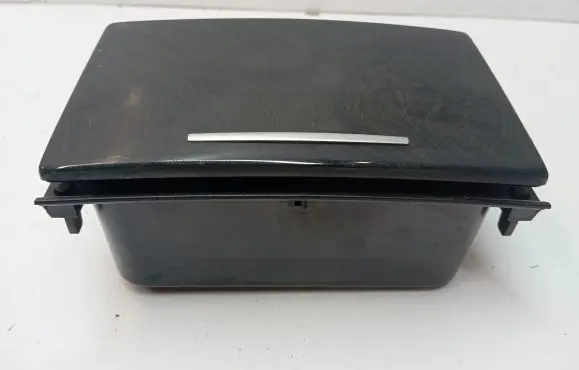 Mercedes-Benz CLS C218 X218 Ashtray (front) A2186800950