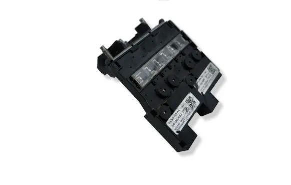 Nissan Qashqai J12 Battery relay fuse 240126UA2D