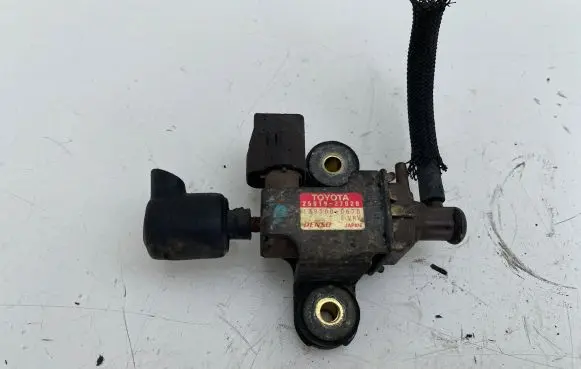 Toyota Corolla Verso E121 Turbo solenoid valve 2581927020