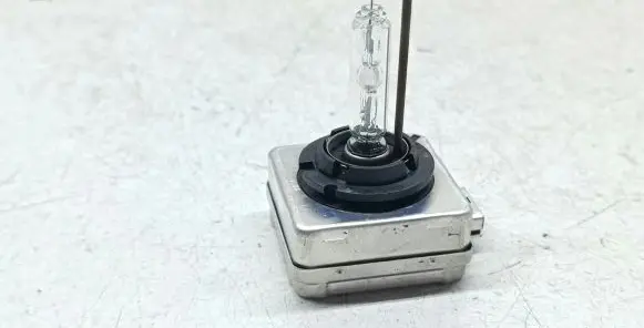 BMW 3 E90 E91 Xenon bulb D1S