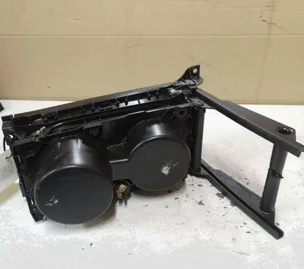 Volvo V40 Cup holder front 08632779 08632777