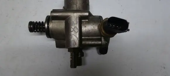 Audi A6 S6 C6 4F Fuel injection high pressure pump 06F127025H