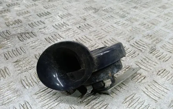 Tesla Model S Horn signal