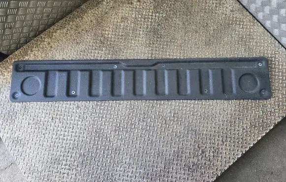 Ram 1500 DT Tailgate trim 