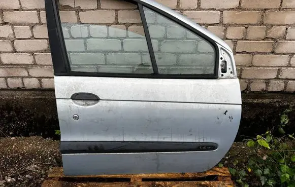 Renault Scenic I Front door