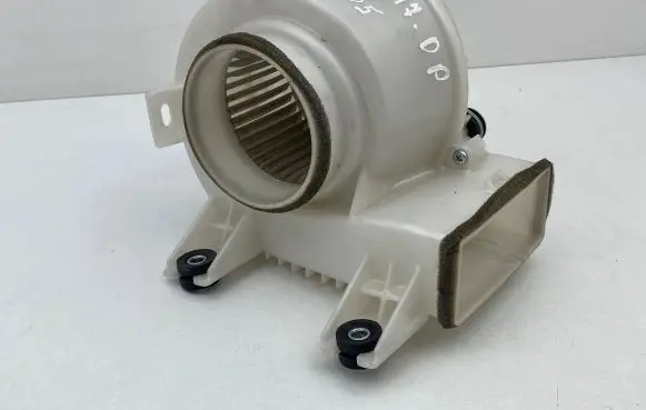 Toyota RAV 4 (XA40) Hybrid/electric vehicle battery fan 1173006452