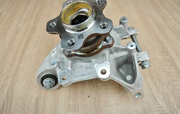 BMW X5 G05 Rear wheel hub 6876654 6893687