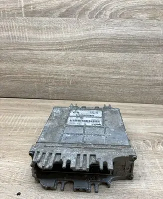 Volvo S40, V40 Engine control unit/module HOM7700112630 0281001906