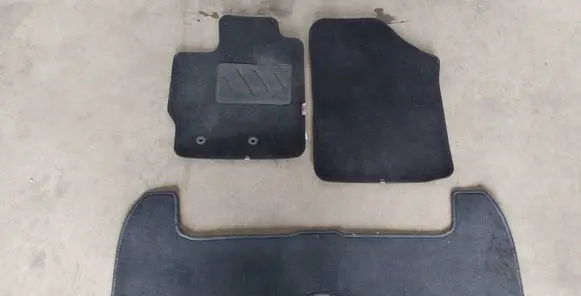 Toyota Urban Cruiser (XP110) Car floor mat set 