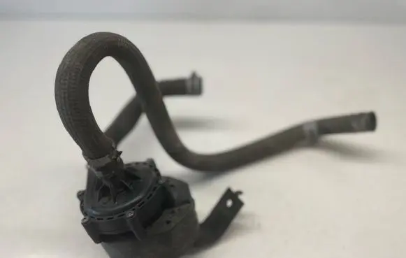 Tesla Model S Electric auxiliary coolant/water pump 103534800G 1035348