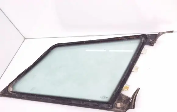 Audi A4 S4 B5 8D Rear side window AS2