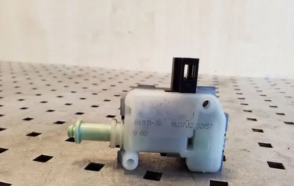 Fuel tank cap lock motor