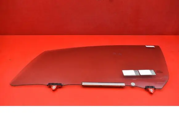 Toyota Yaris Front door window glass four-door