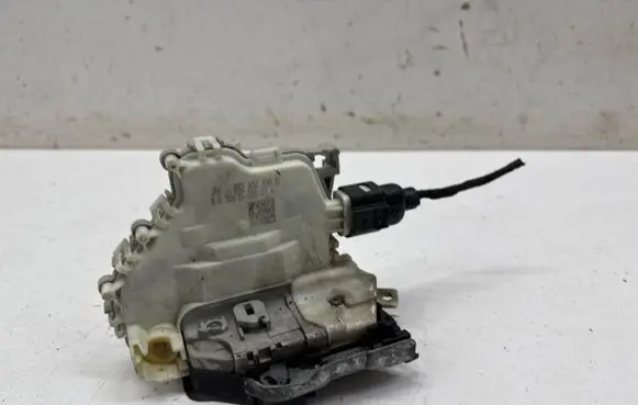 Audi A3 S3 8V Front door lock 8X2837016B