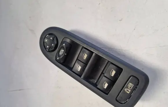 Citroen C5 Electric window control switch 96660257XT