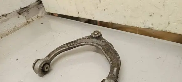 BMW X6 F16 Front upper control arm/wishbone AW608216