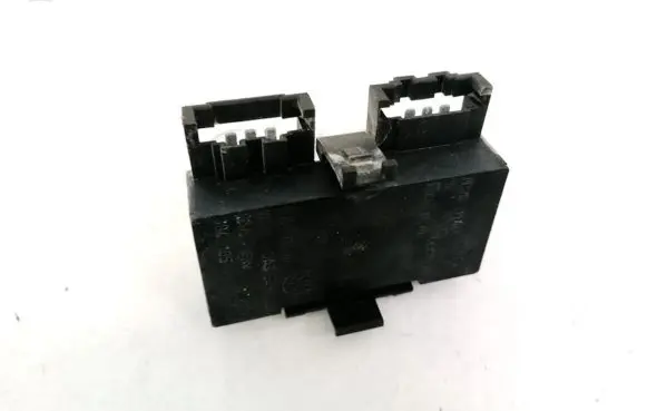 Volkswagen PASSAT B4 Tail light bulb cover holder 3A9945259
