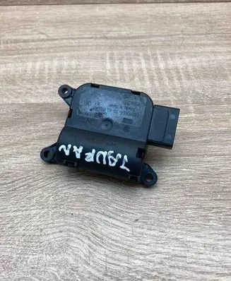 Audi A3 S3 8P Air flap motor/actuator 132801338