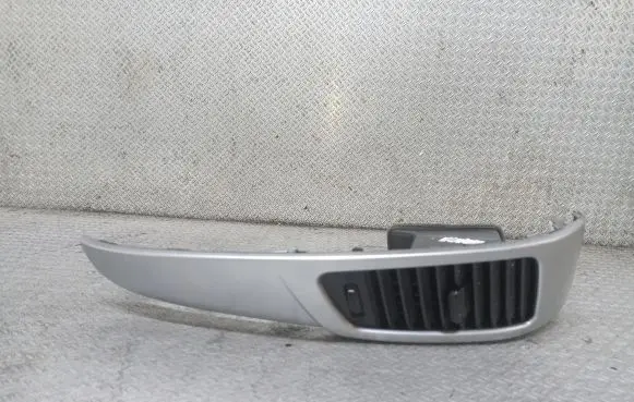 KIA Venga Dash center air vent grill 84775 1P0001S