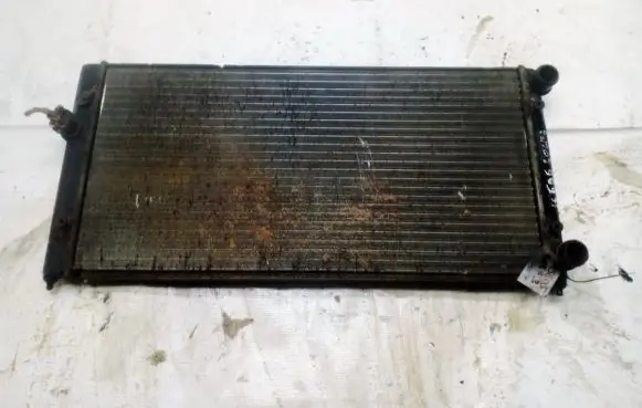 Volkswagen Golf III Coolant radiator