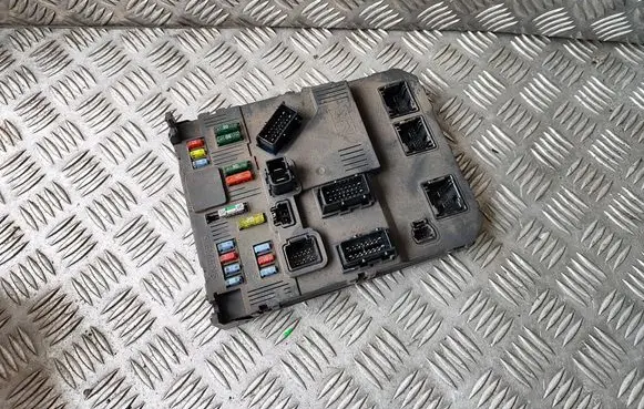 Citroen Berlingo Fuse module S118085320F