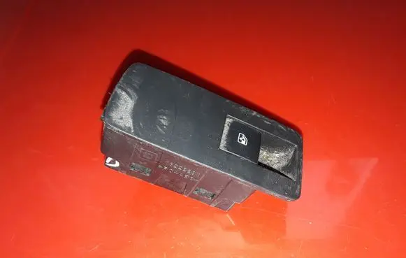 Opel Insignia A Electric window control switch 13301888 211410
