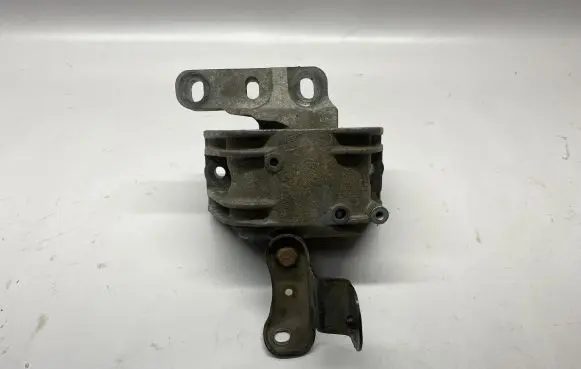 Volkswagen Golf V Engine mount bracket 1K0199262M