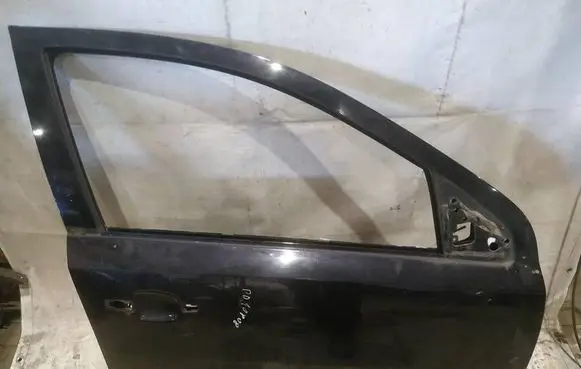 Opel Astra H Front door JUODOS