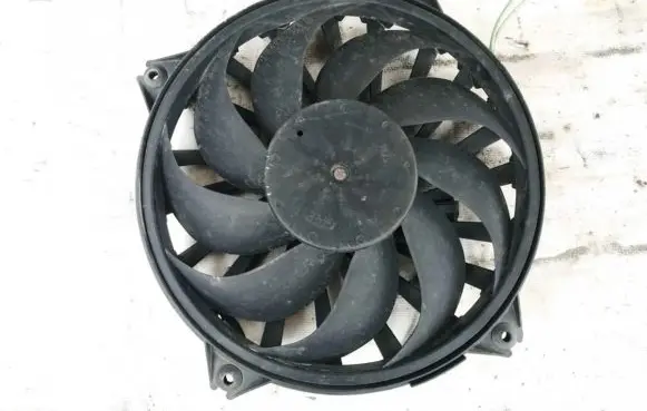 Citroen C8 Radiator cooling fan shroud