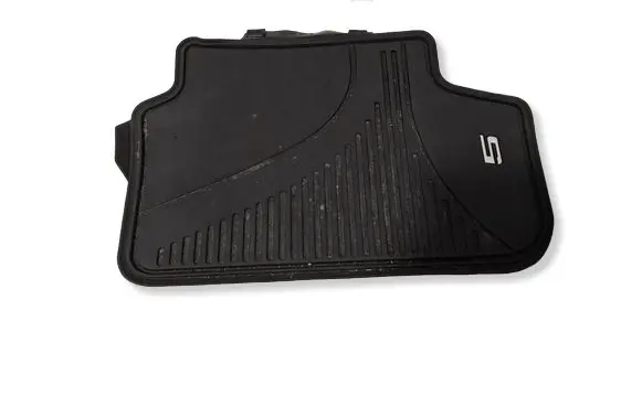 BMW 5 G30 G31 G38 Rear floor mat 2414220