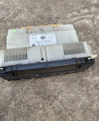 Volkswagen PASSAT B5 Climate control unit