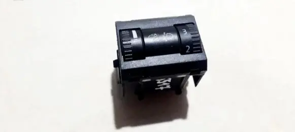 Skoda Octavia Mk2 (1Z) Headlight level height control switch 1z0941333