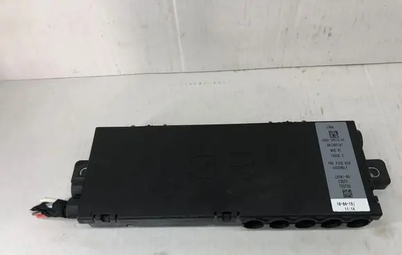Jaguar F-Pace Fuse box set J8A214516AC