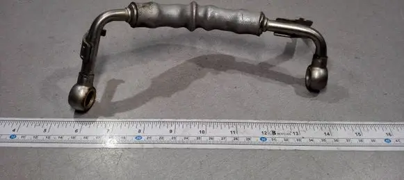 Volkswagen PASSAT B6 Coolant pipe/hose 06F121497G