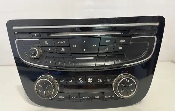 Peugeot 508 Climate control unit E1060947M 470111060823321