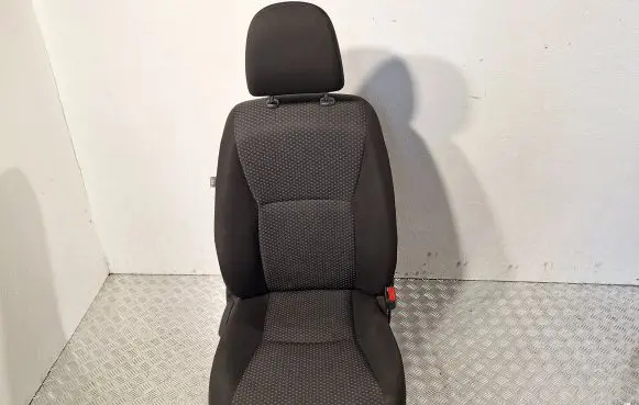 Toyota Verso Front passenger seat 714300F280B1 710710F050B1